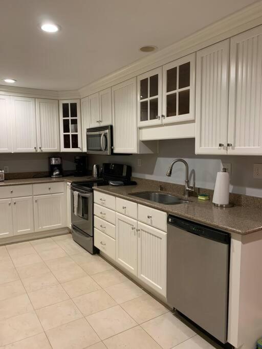 Entire Home! Waterfront And Trail-backing! Holiday home Beaufort